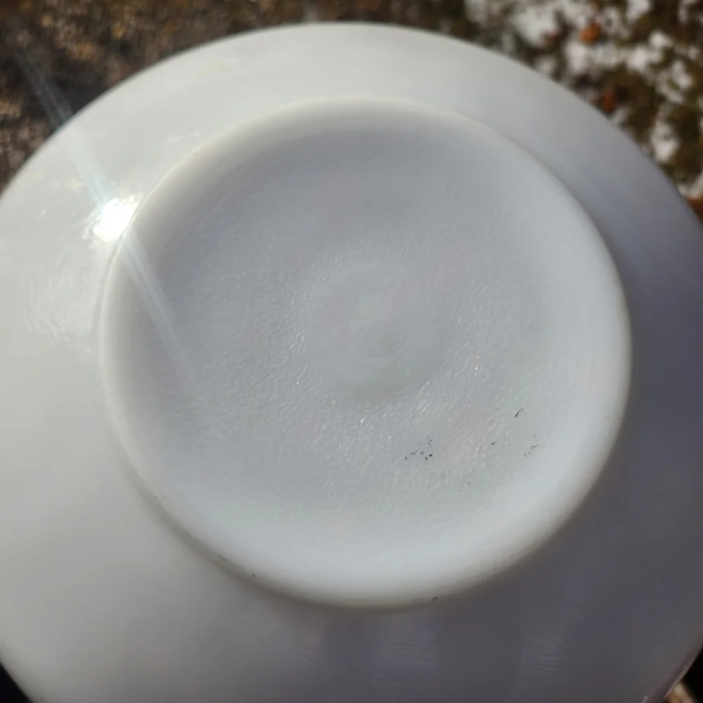 Vintage Federal Glass Milkglass 9.5